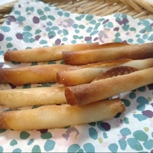 余った餃子の皮で！揚げずにパリパリチーズスナック♪